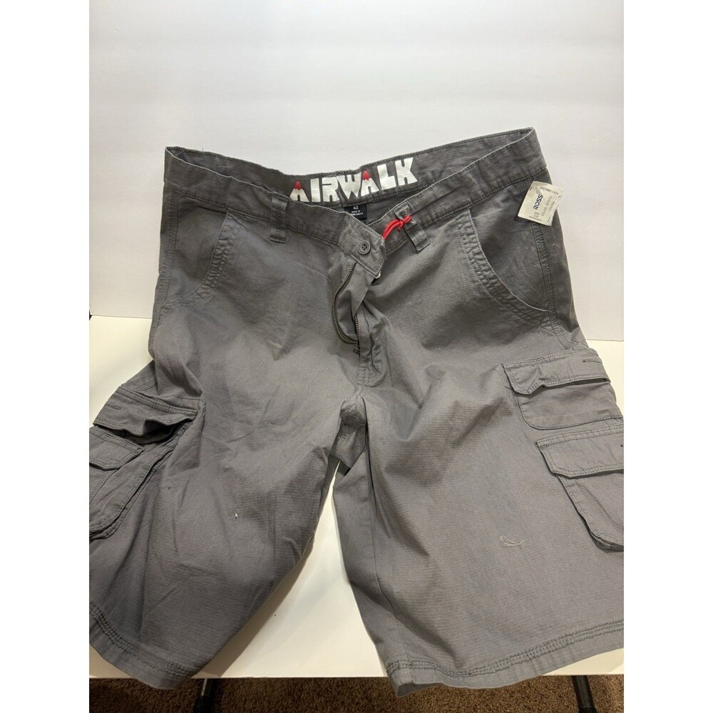 NWOT Men’s AIRWALK Dark Grey Cargo Shorts Size 42 Not Worn